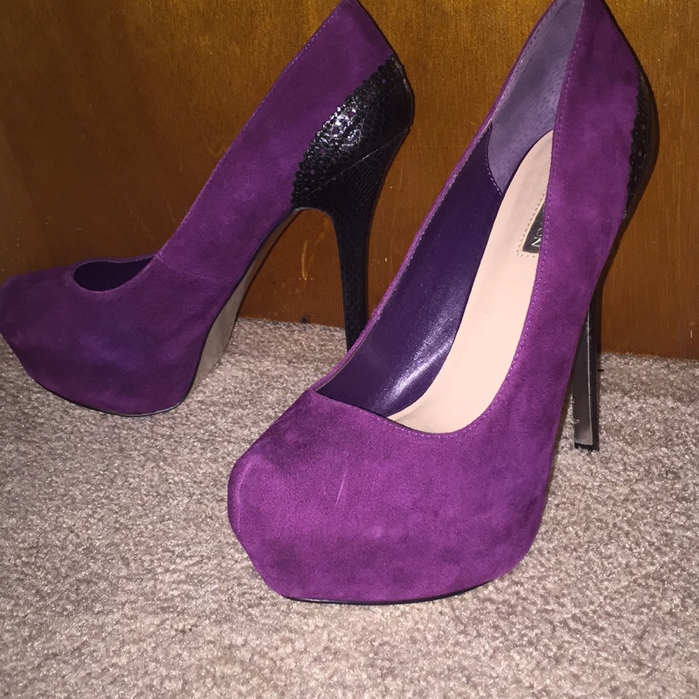 Size 7.5 H by Halston heels one pair